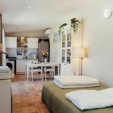 A Avec Piscine Privee Apartmán *